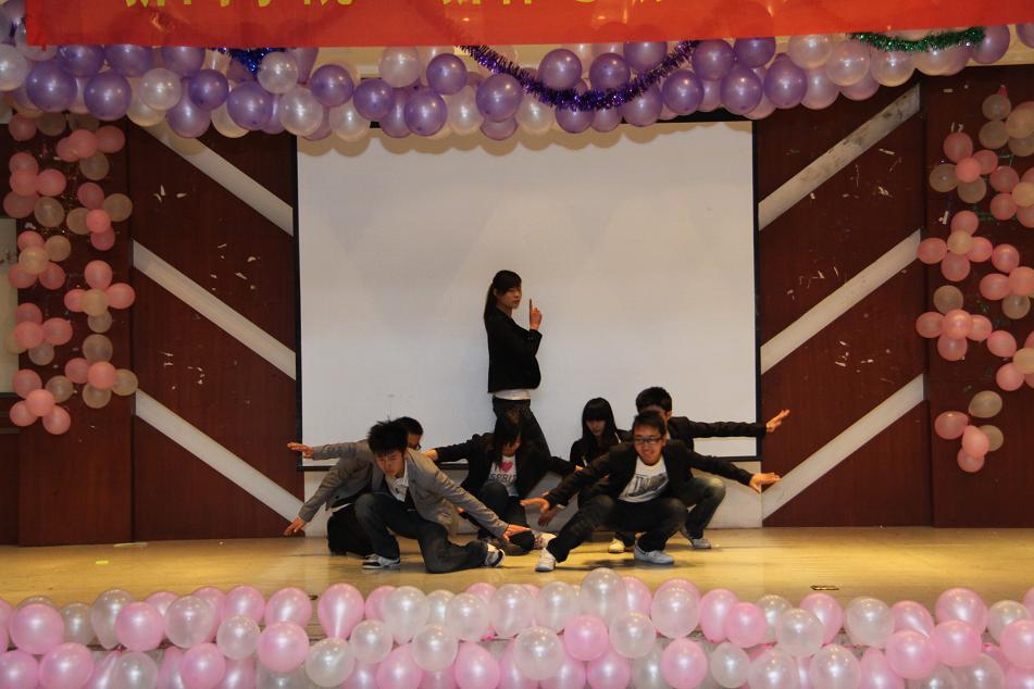 “新律心动”迎新晚会精彩上演