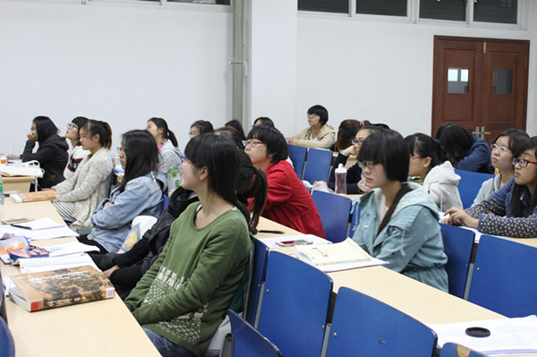 “经验之谈”交流会史香莲同学谈“谁的青春不迷茫”