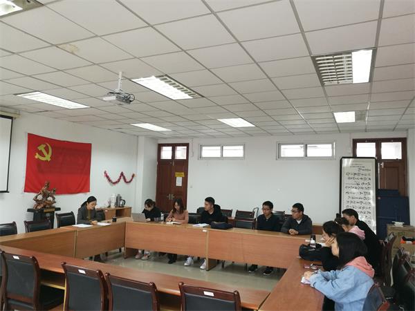 新闻学院党总支顺利完成各支部换届选举