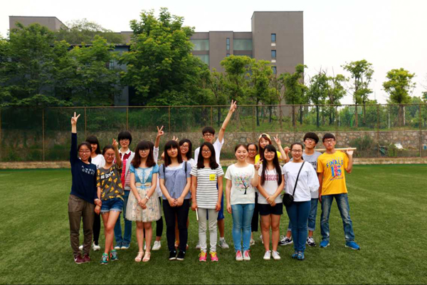 新闻学院举办夏季趣味运动会